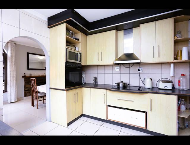 4 BEDROOM FREESTANDING FOR SALE IN FAIRWAYS